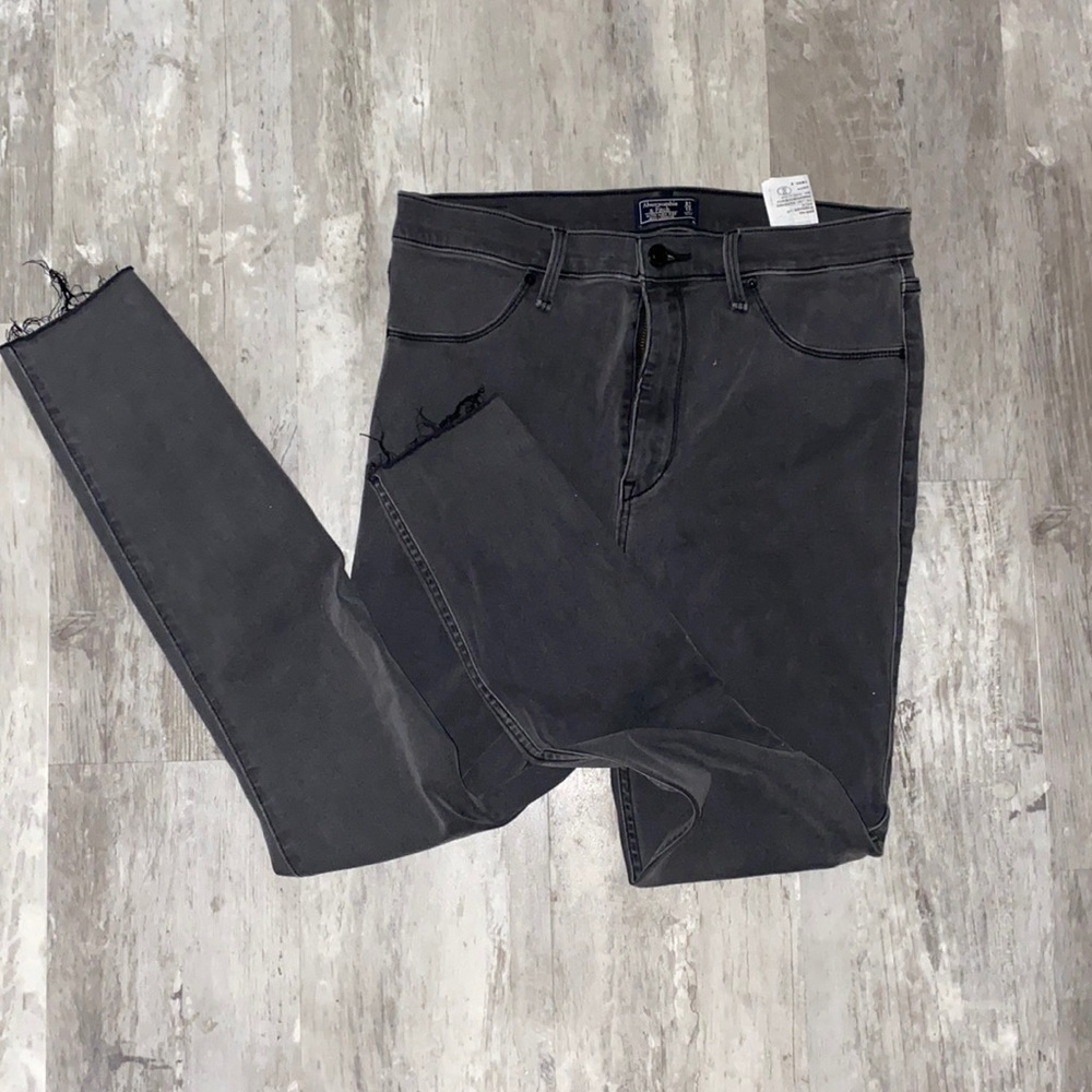 Abercrombie ultra high rise jean legging!